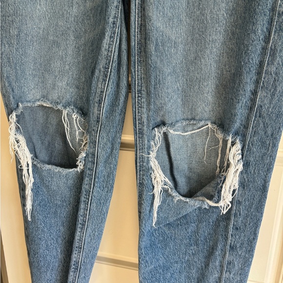 American Eagle Relaxed Mom Jean, Distressed - Picture 7 of 7